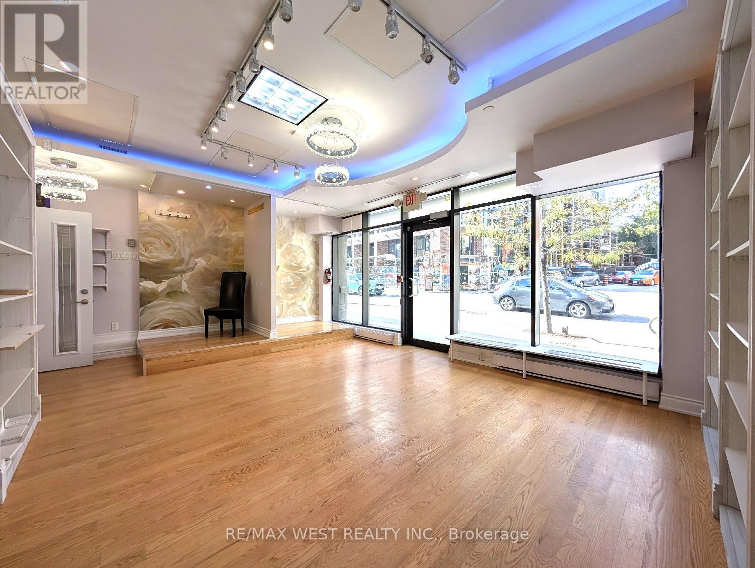 413 Keele Street, Toronto, Ontario  M6P 2K9 - Photo 3 - W12832646