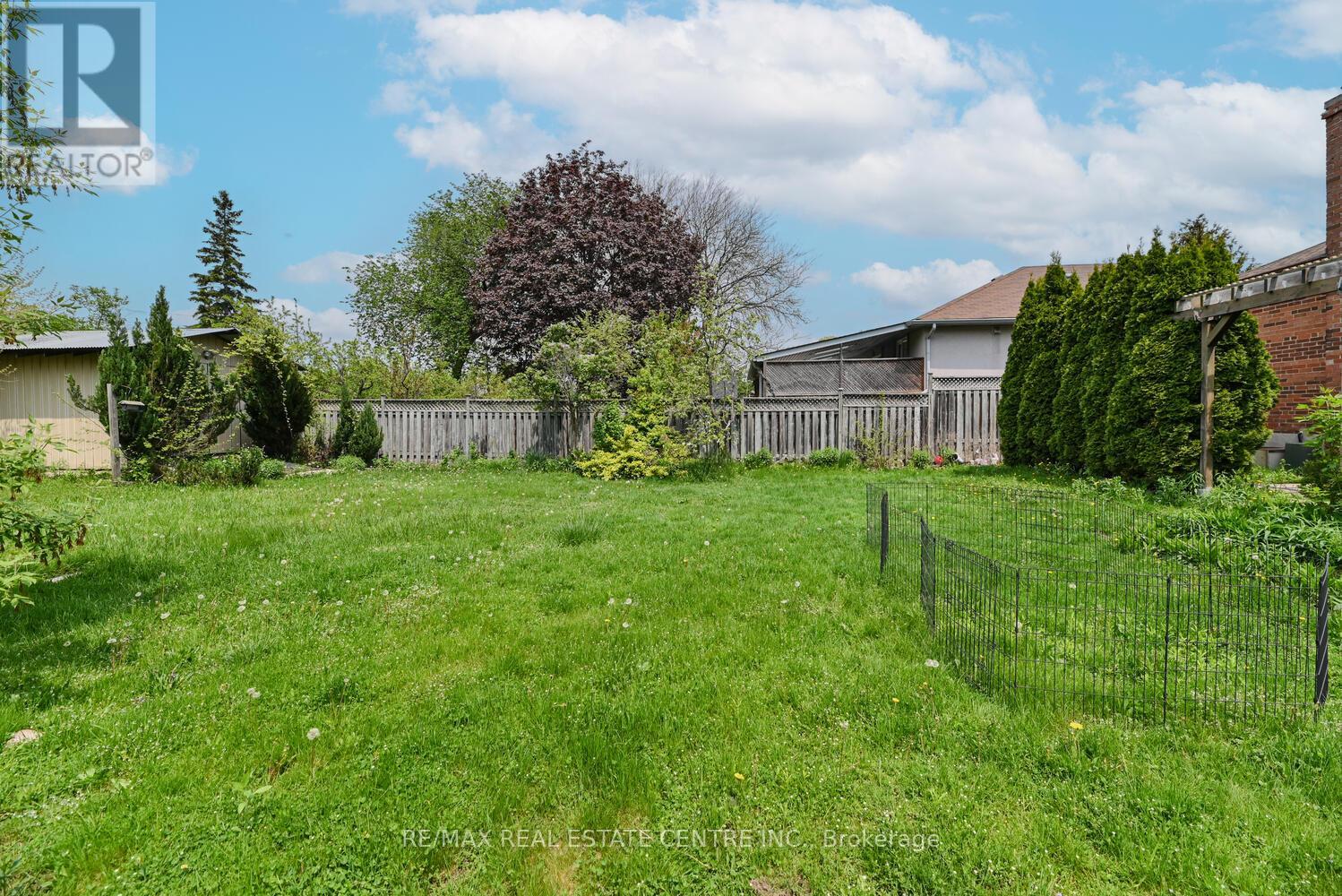 Lower 1 - 573 Exbury Crescent, Mississauga, Ontario  L5G 2P5 - Photo 10 - W12832662