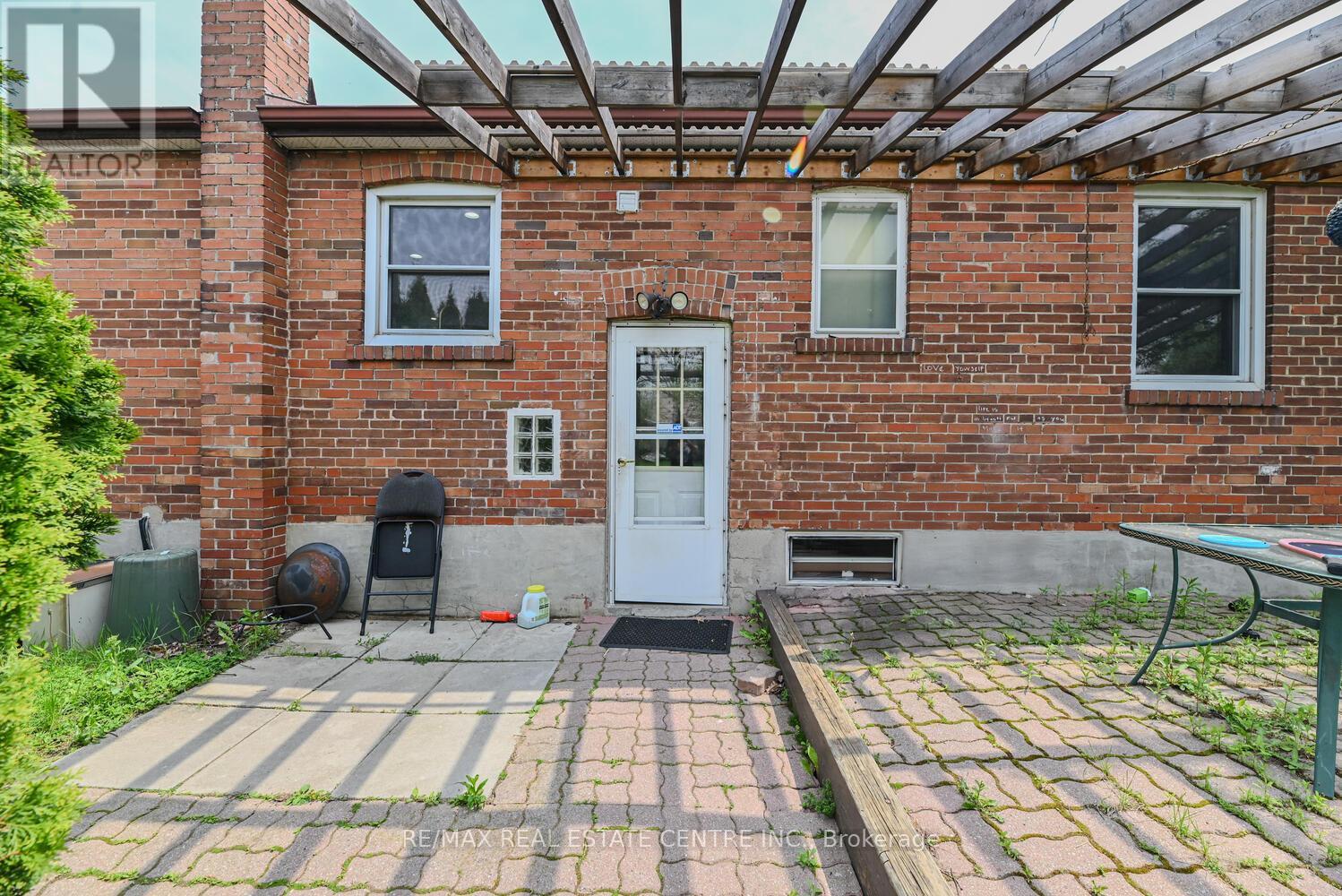 Lower 1 - 573 Exbury Crescent, Mississauga, Ontario  L5G 2P5 - Photo 4 - W12832662