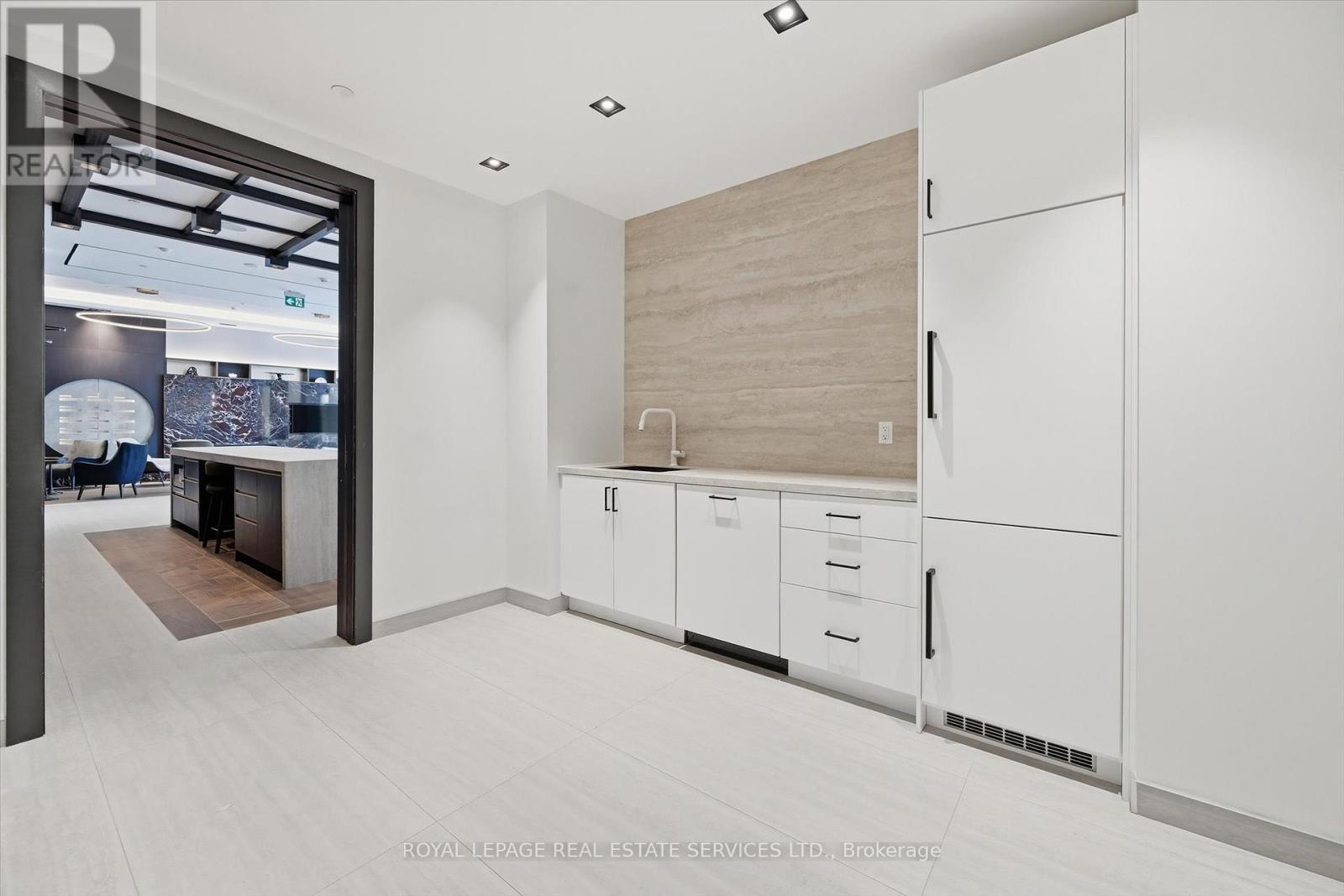 519 - 412 Silver Maple Road, Oakville, Ontario  L6H 7X8 - Photo 36 - W12824348