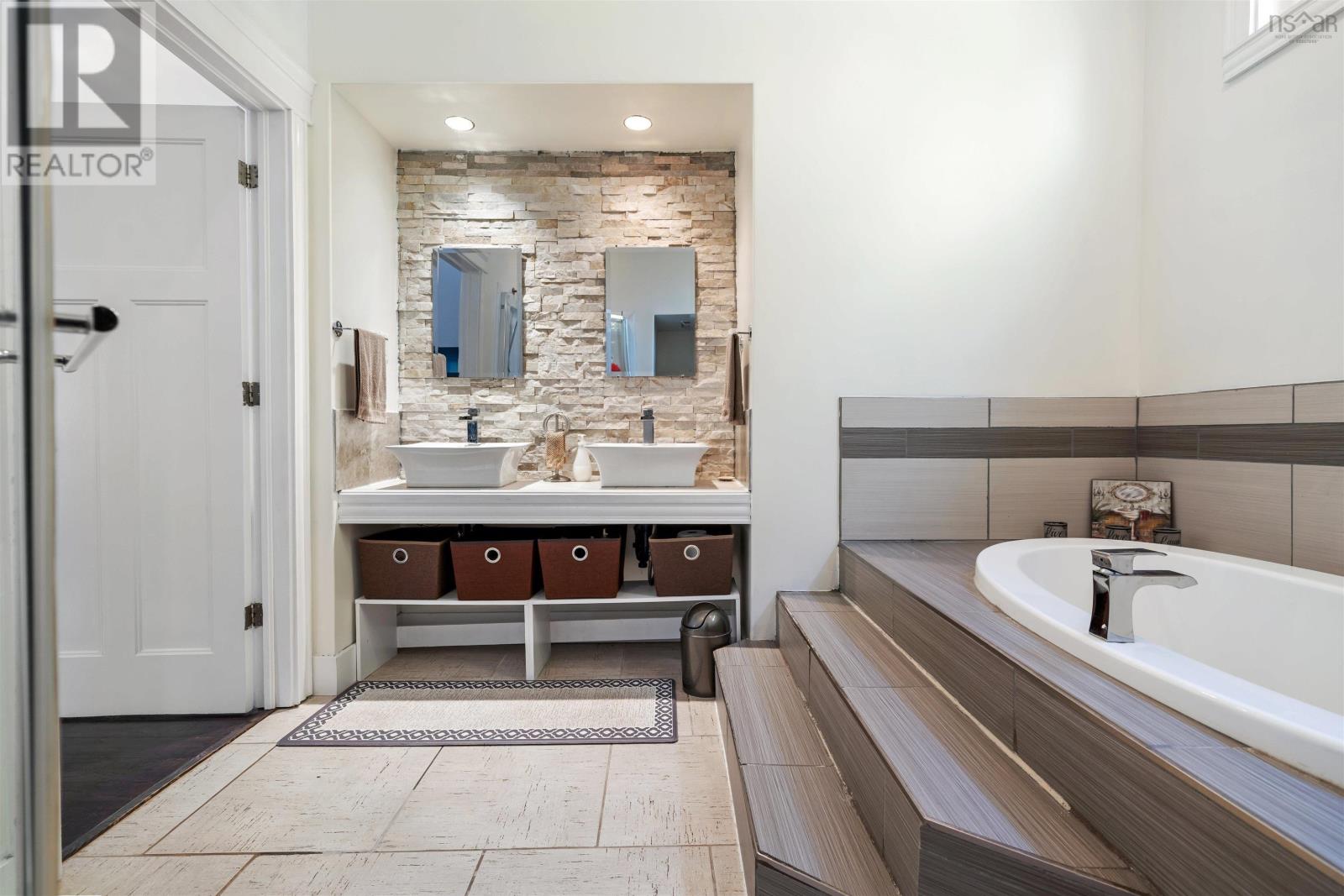 208 Pleasant Street, Truro, Nova Scotia  B2N 3S8 - Photo 17 - 202526671