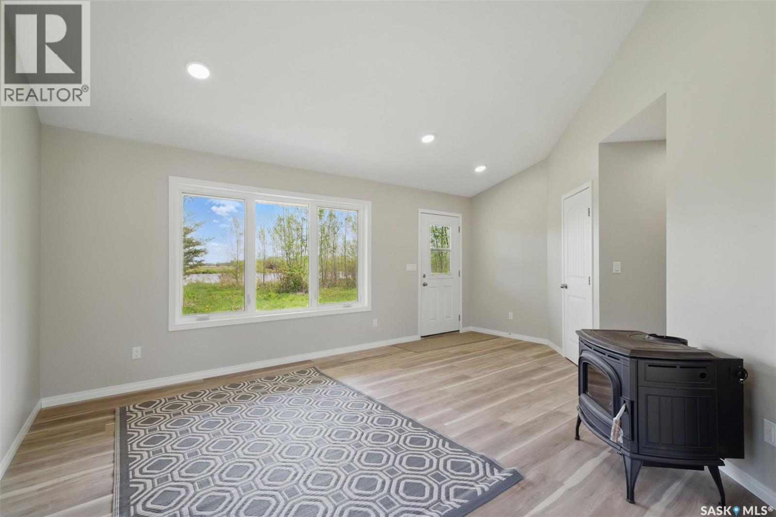 304 Railway Avenue, Garden River Rm No. 490, Saskatchewan  S0J 1T0 - Photo 4 - SK029443