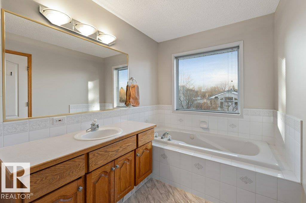 16 Oakmont Dr, St. Albert, Alberta  T8N 6K6 - Photo 33 - E4475431