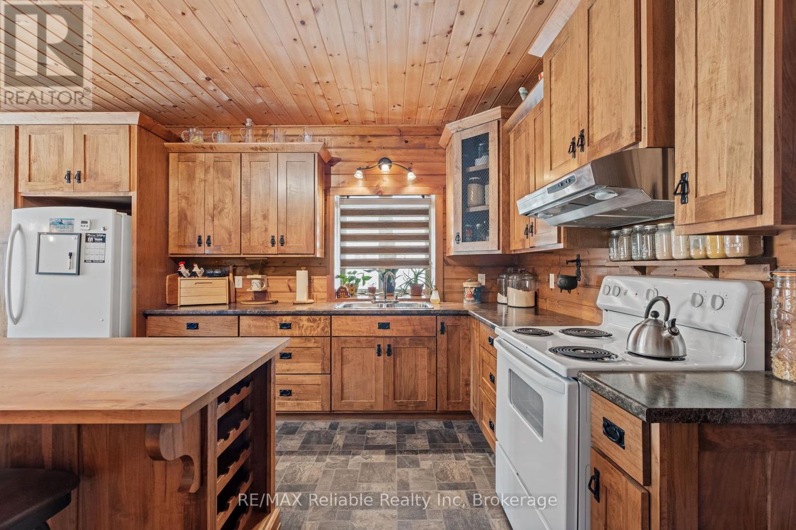 76651 London Road, Bluewater, Ontario  N0M 1L0 - Photo 28 - X12828174