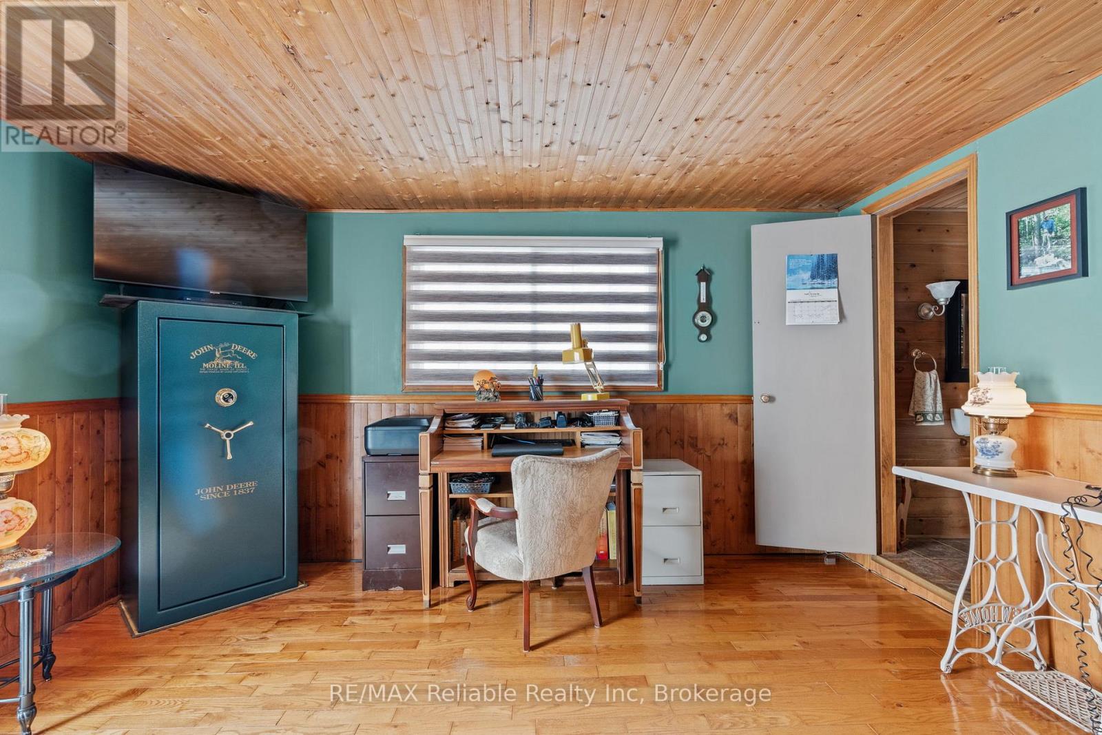 76651 London Road, Bluewater, Ontario  N0M 1L0 - Photo 33 - X12828174