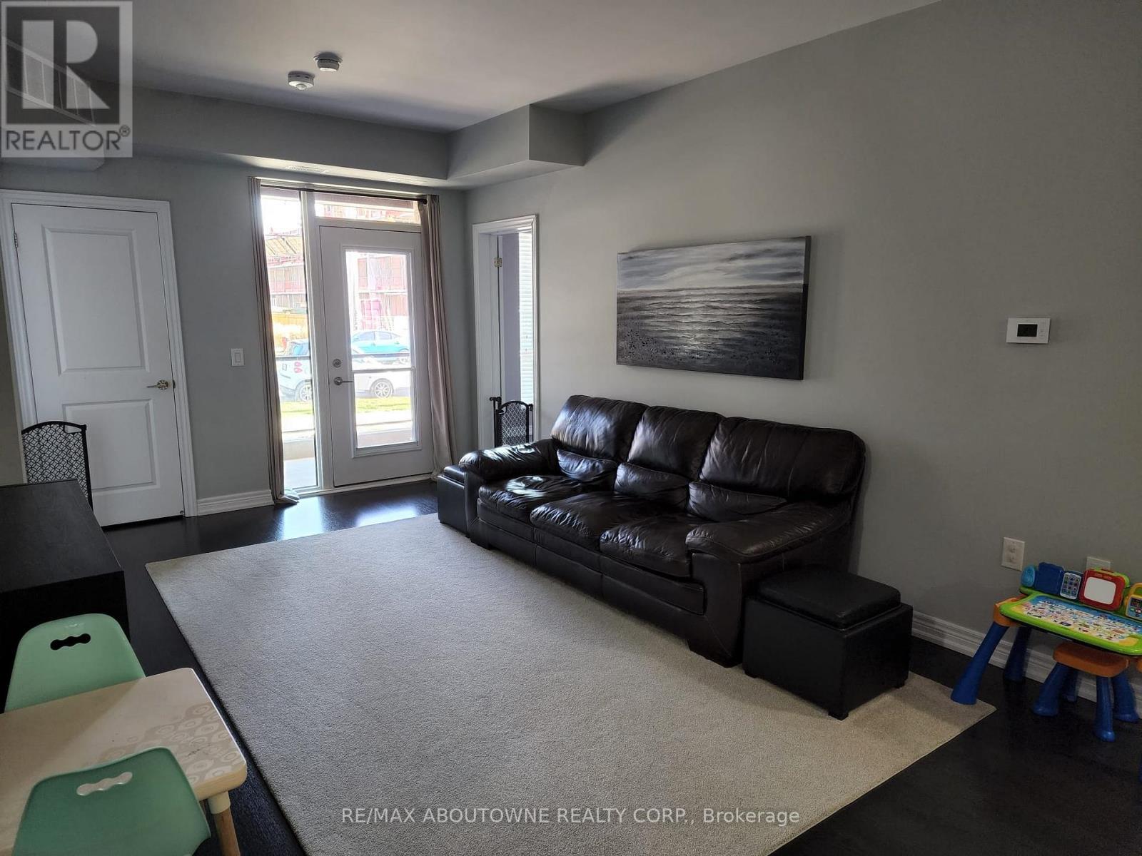 105 - 2370 Khalsa Gate, Oakville, Ontario  L6M 0P5 - Photo 4 - W12826046
