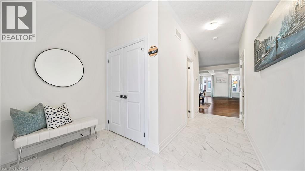 27 Jacob Detweiller Drive, Kitchener, Ontario  N2P 0K7 - Photo 4 - 40807546