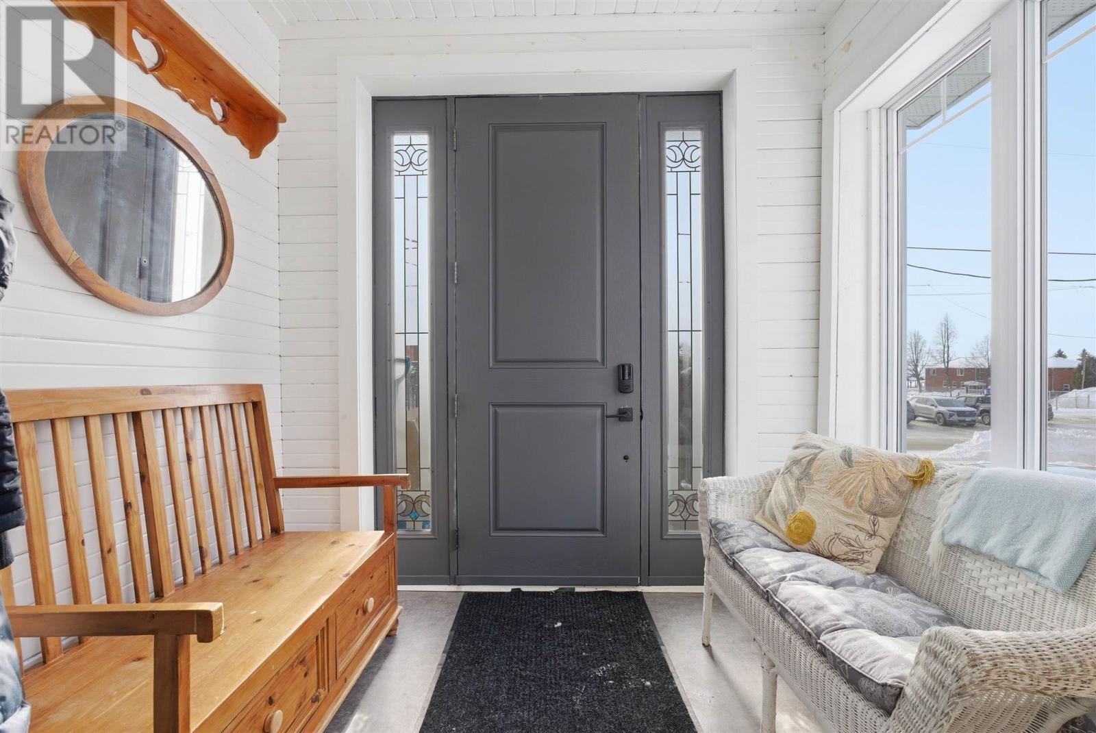 40 Michigan Ave, Blind River, Ontario  P0R 1B0 - Photo 6 - SM260336