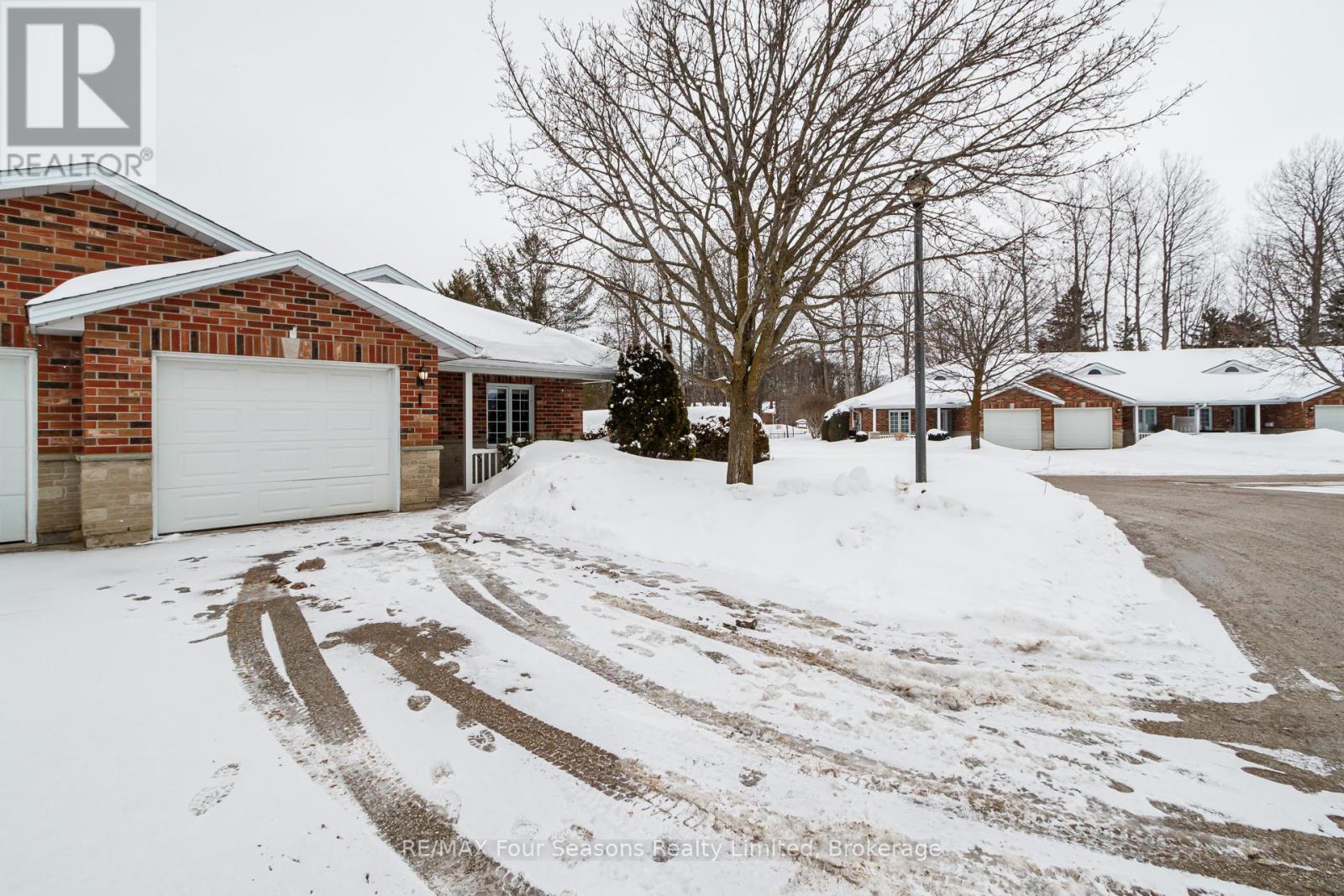 1 - 275 Huron Street, Clearview, Ontario  L0M 1S0 - Photo 2 - S12832718