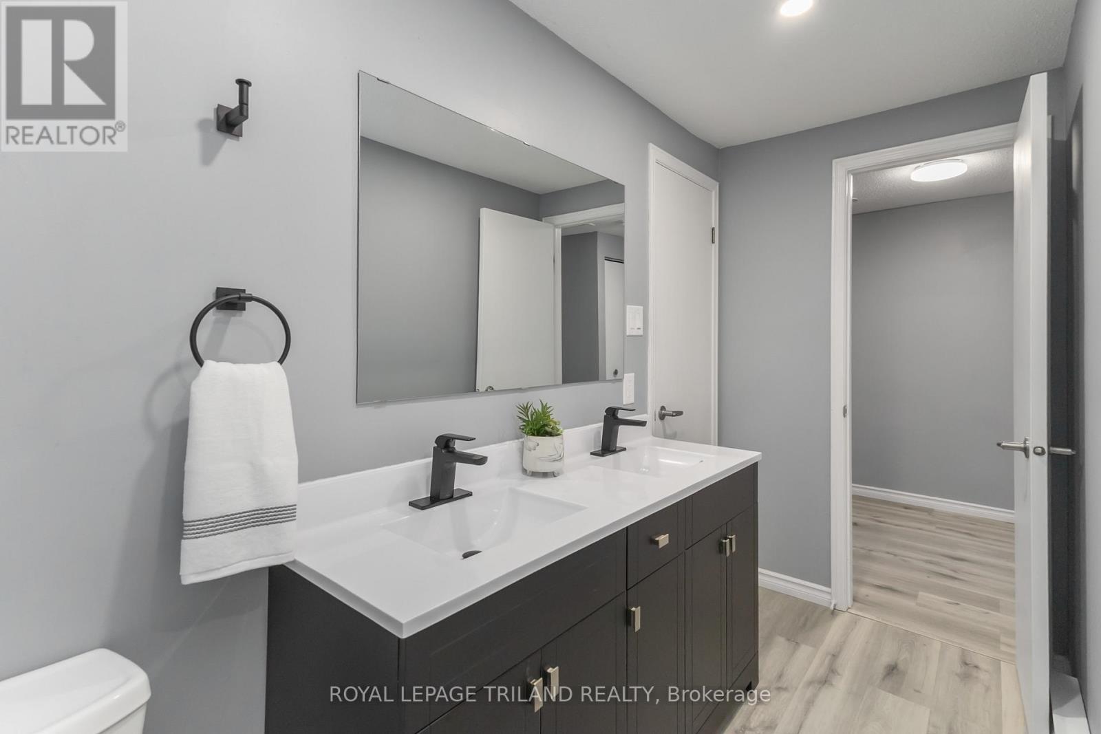 242 Monmore Road, London North, Ontario  N6G 3B4 - Photo 32 - X12832820