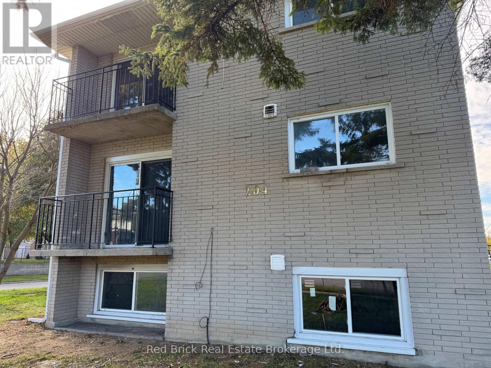 204 Veronica Drive, Kitchener, Ontario  N2A 2R9 - Photo 2 - X12832692