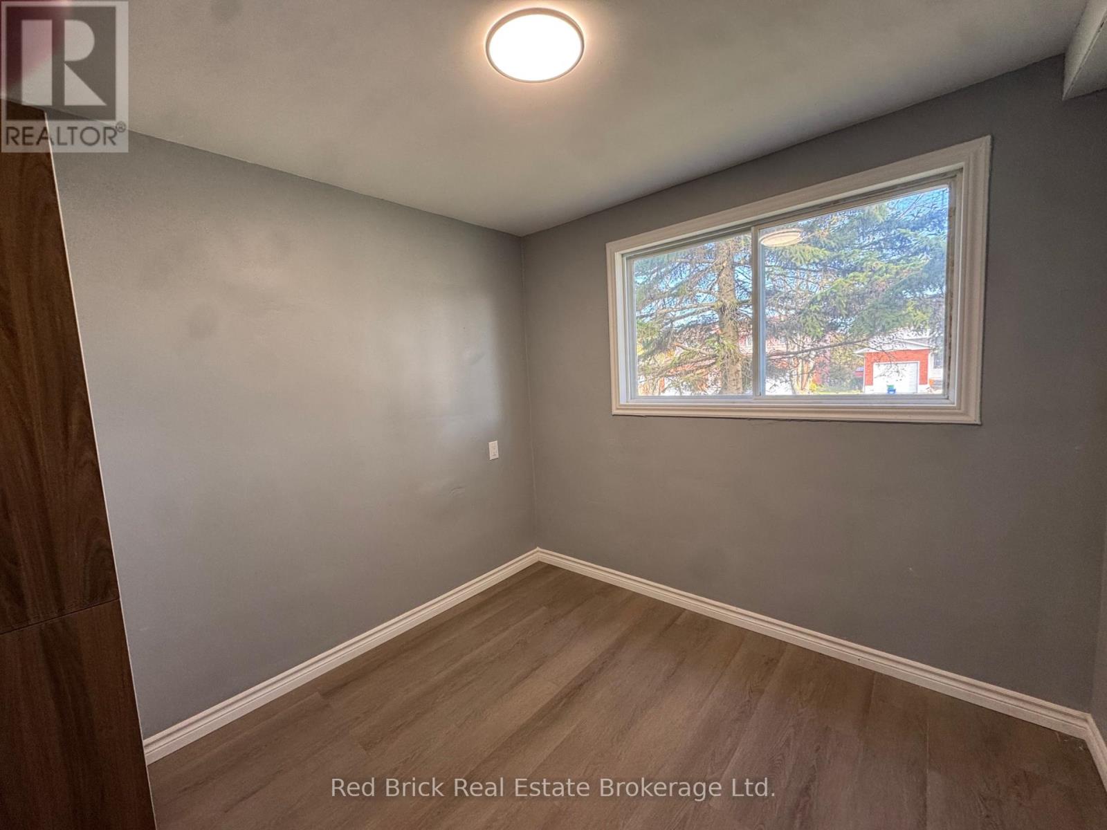 204 Veronica Drive, Kitchener, Ontario  N2A 2R9 - Photo 23 - X12832692