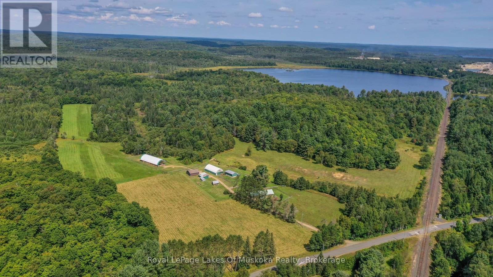 214 NORTH LANCELOT ROAD, Huntsville, Ontario