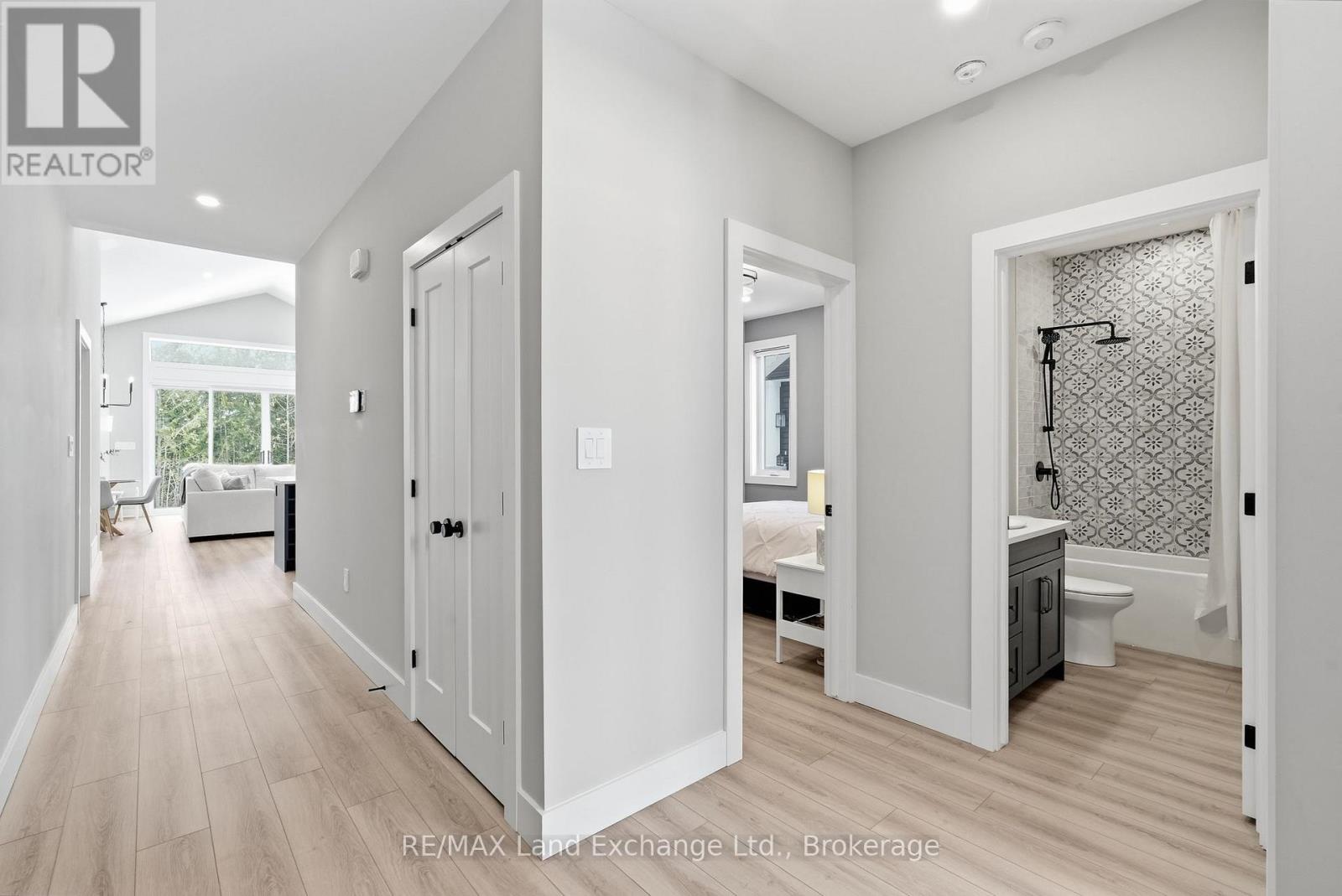 6 Marshall Place, Saugeen Shores, Ontario  N0H 2L0 - Photo 6 - X12832732