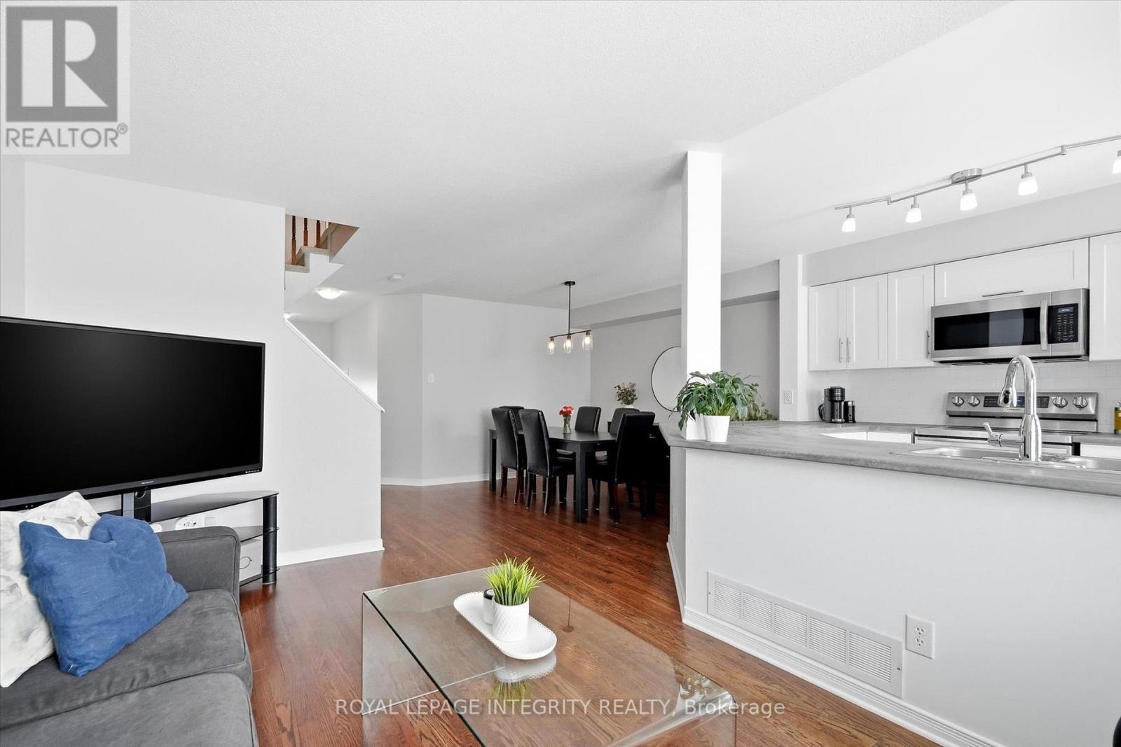 329 Brigitta Street, Ottawa, Ontario  K2S 0H9 - Photo 10 - X12832742