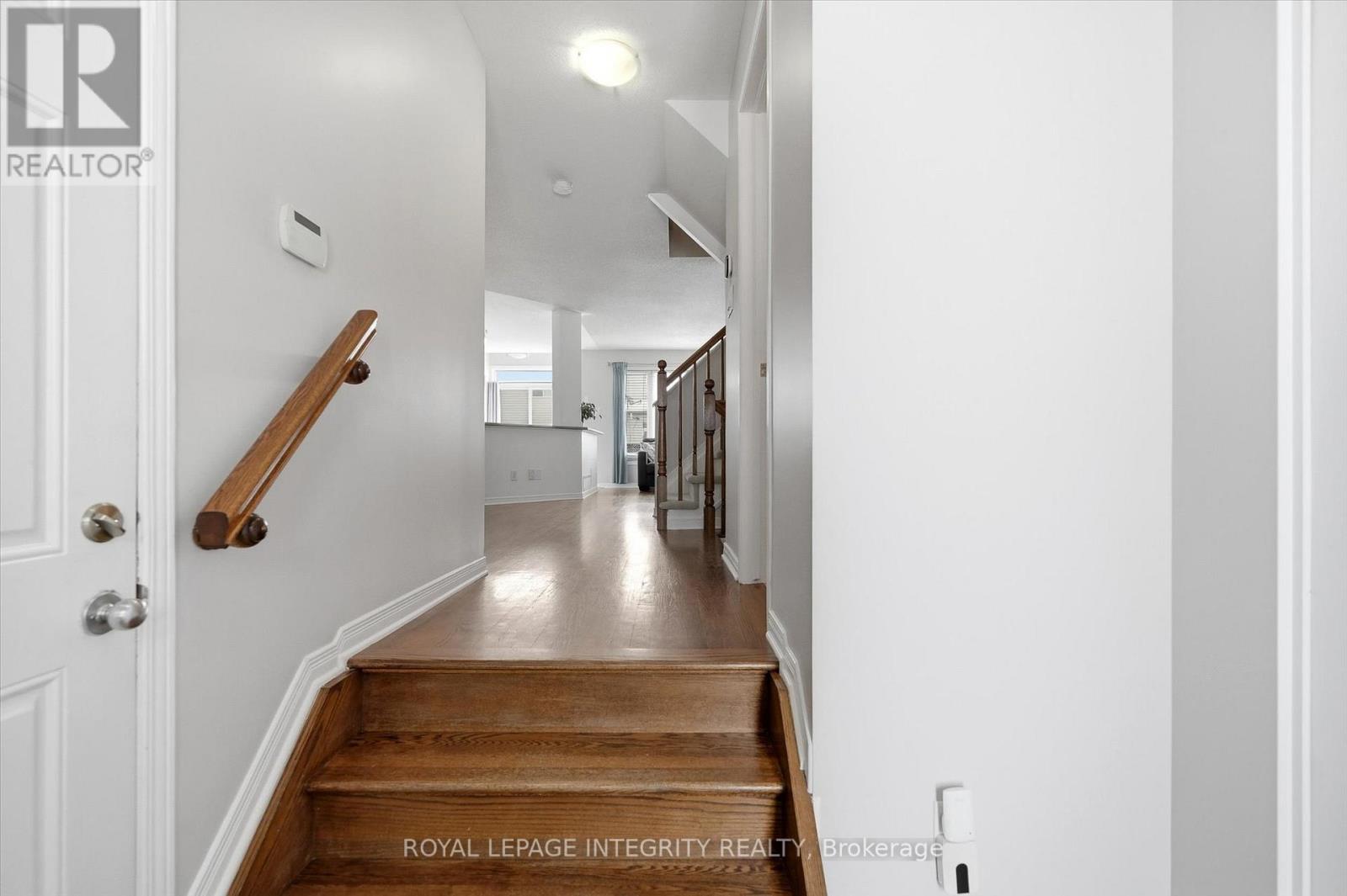 329 Brigitta Street, Ottawa, Ontario  K2S 0H9 - Photo 3 - X12832742