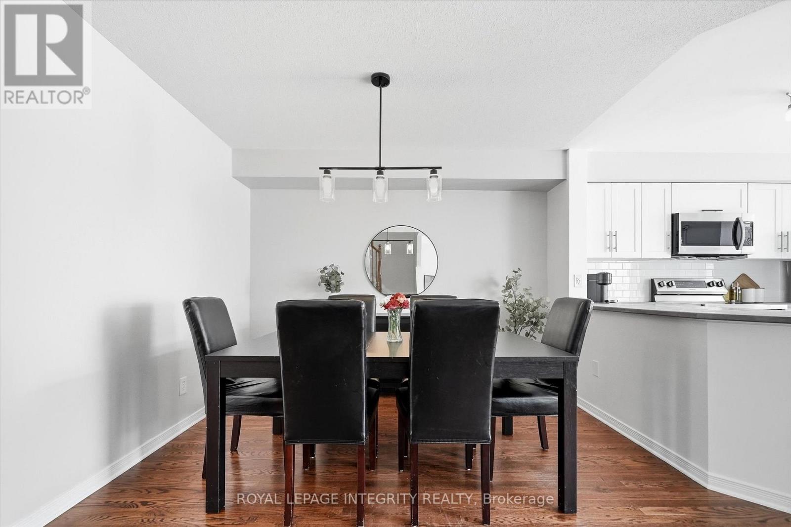 329 Brigitta Street, Ottawa, Ontario  K2S 0H9 - Photo 5 - X12832742