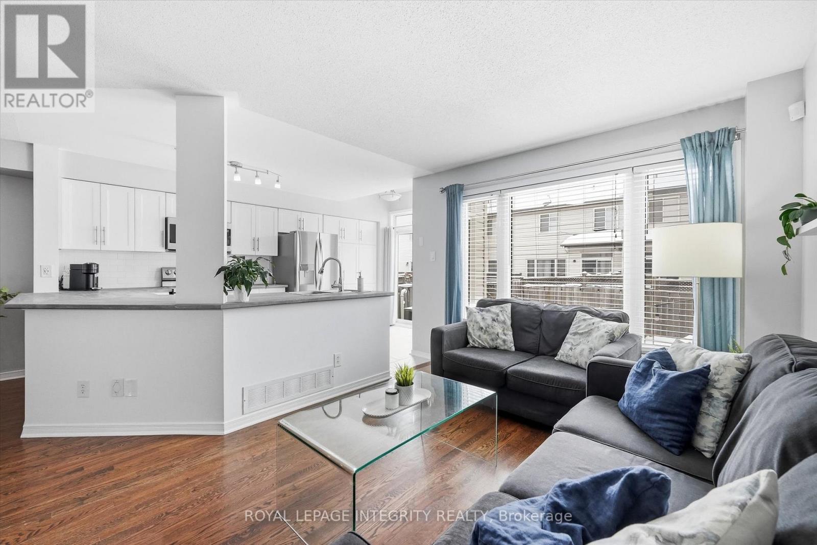 329 Brigitta Street, Ottawa, Ontario  K2S 0H9 - Photo 9 - X12832742