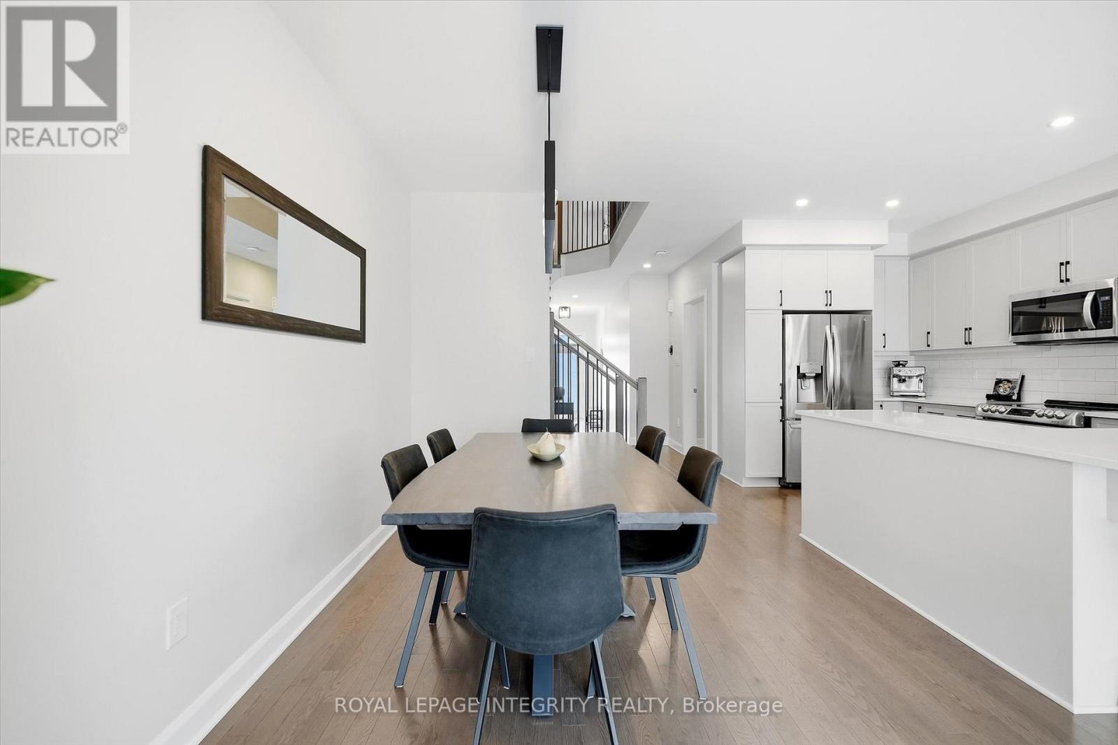 20 Mandevilla Crescent, Ottawa, Ontario  K1T 0Y3 - Photo 11 - X12832746