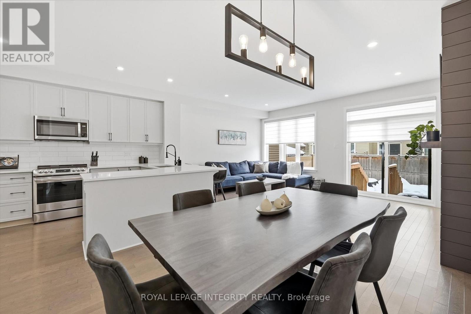 20 Mandevilla Crescent, Ottawa, Ontario  K1T 0Y3 - Photo 12 - X12832746