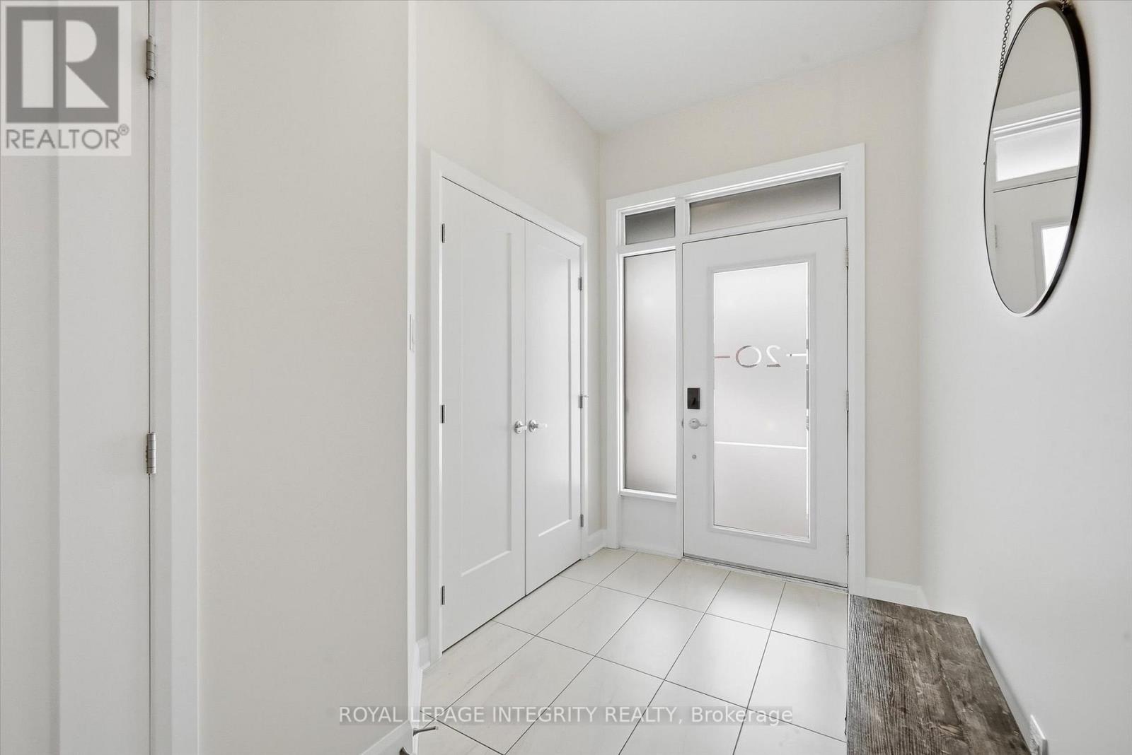 20 Mandevilla Crescent, Ottawa, Ontario  K1T 0Y3 - Photo 3 - X12832746