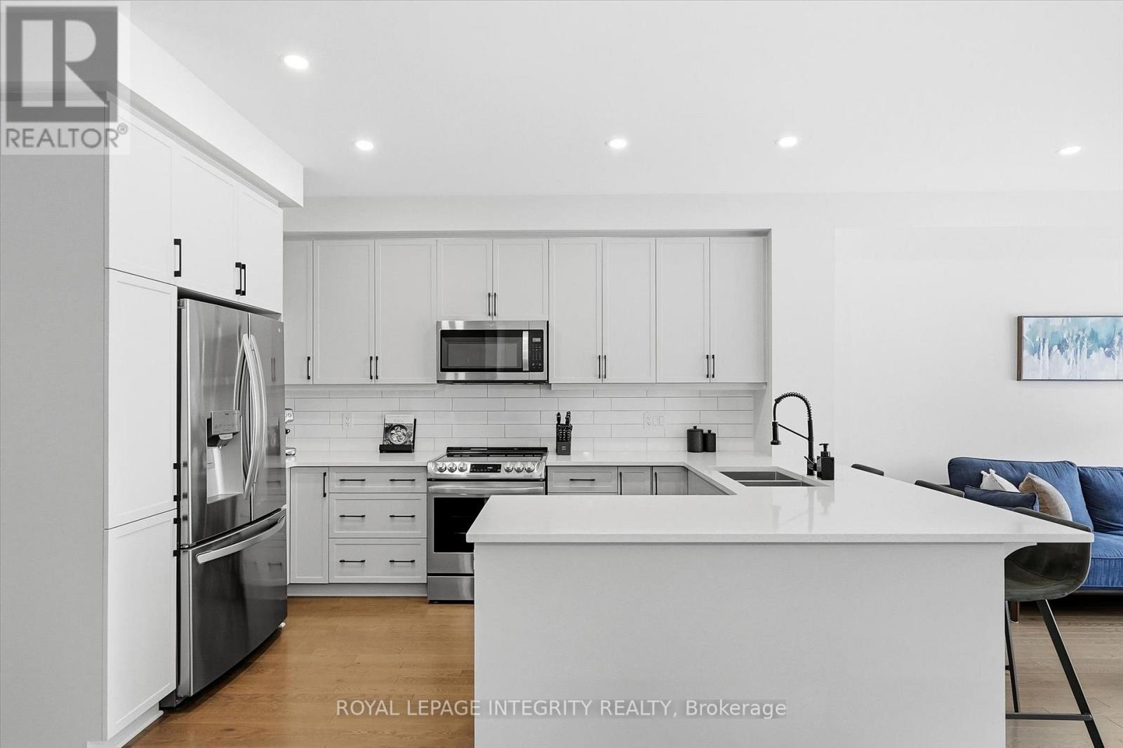 20 Mandevilla Crescent, Ottawa, Ontario  K1T 0Y3 - Photo 5 - X12832746