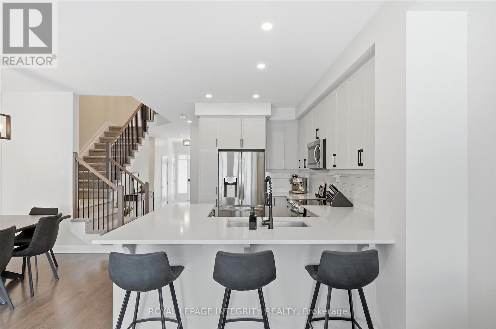 20 Mandevilla Crescent, Ottawa, Ontario  K1T 0Y3 - Photo 6 - X12832746