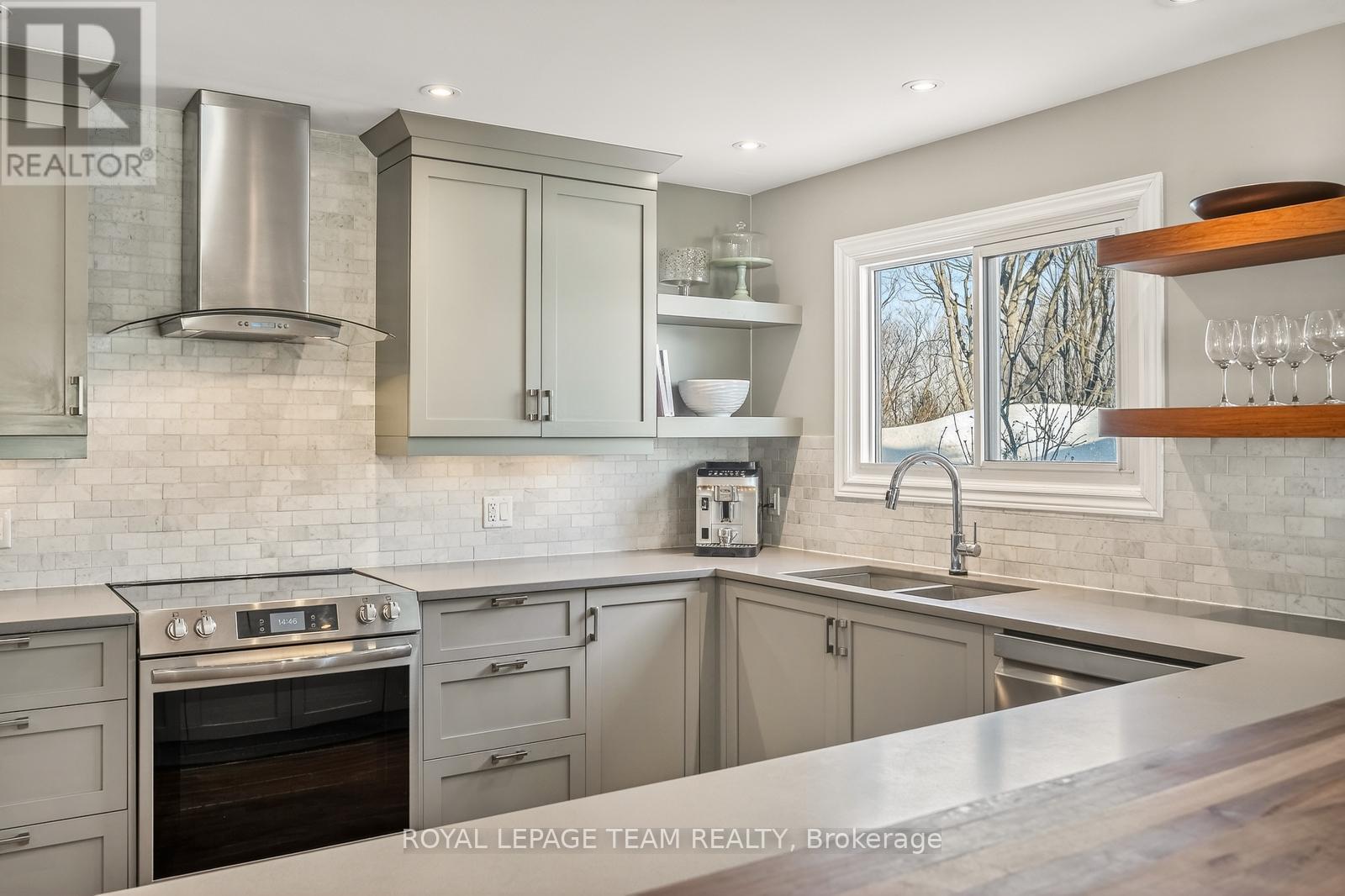 729 Ludgate Court, Ottawa, Ontario  K1J 8K8 - Photo 10 - X12832782