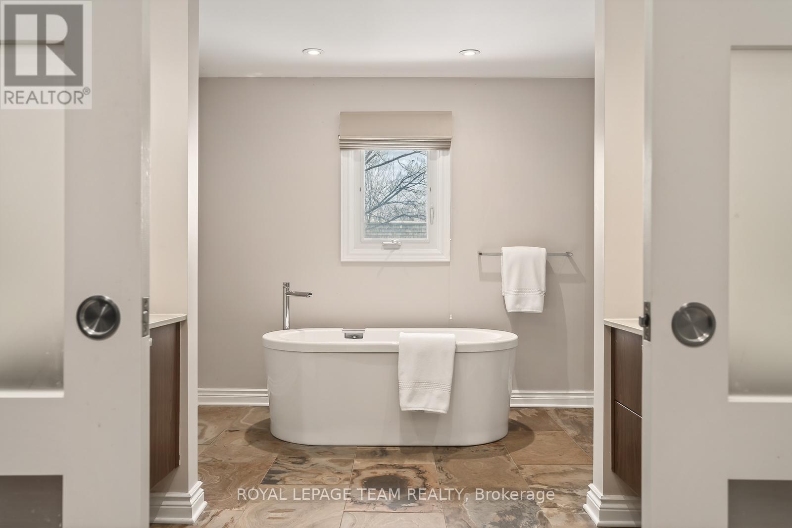 729 Ludgate Court, Ottawa, Ontario  K1J 8K8 - Photo 30 - X12832782