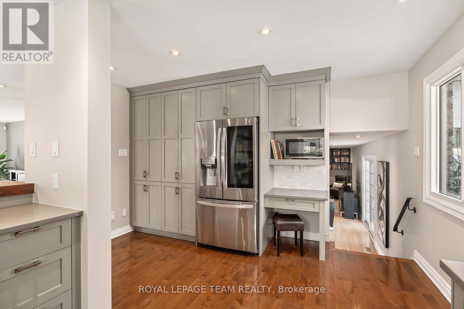 729 Ludgate Court, Ottawa, Ontario  K1J 8K8 - Photo 8 - X12832782