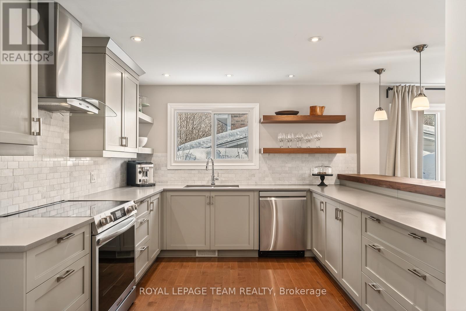 729 Ludgate Court, Ottawa, Ontario  K1J 8K8 - Photo 9 - X12832782