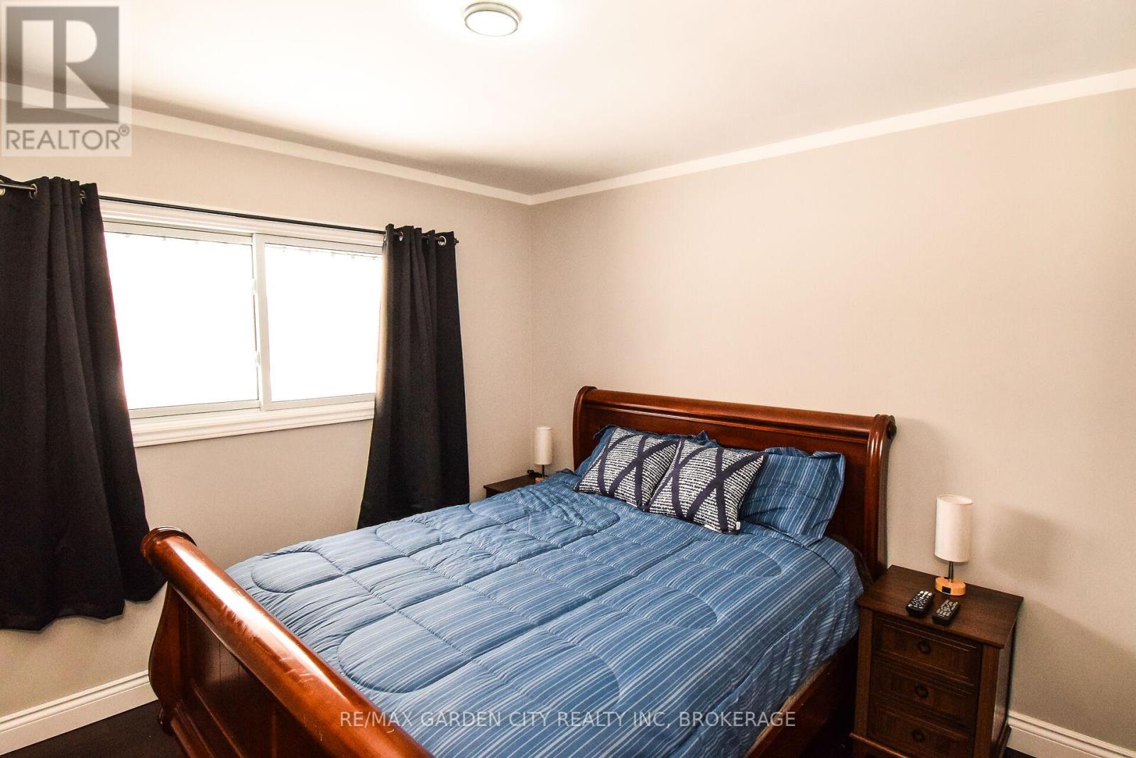 91 Crescent Drive, Welland, Ontario  L3B 2X4 - Photo 10 - X12832802