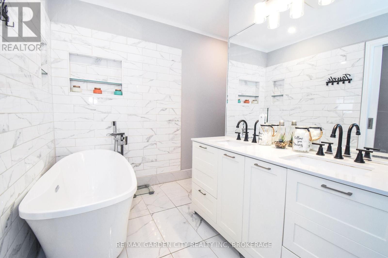 91 Crescent Drive, Welland, Ontario  L3B 2X4 - Photo 12 - X12832802