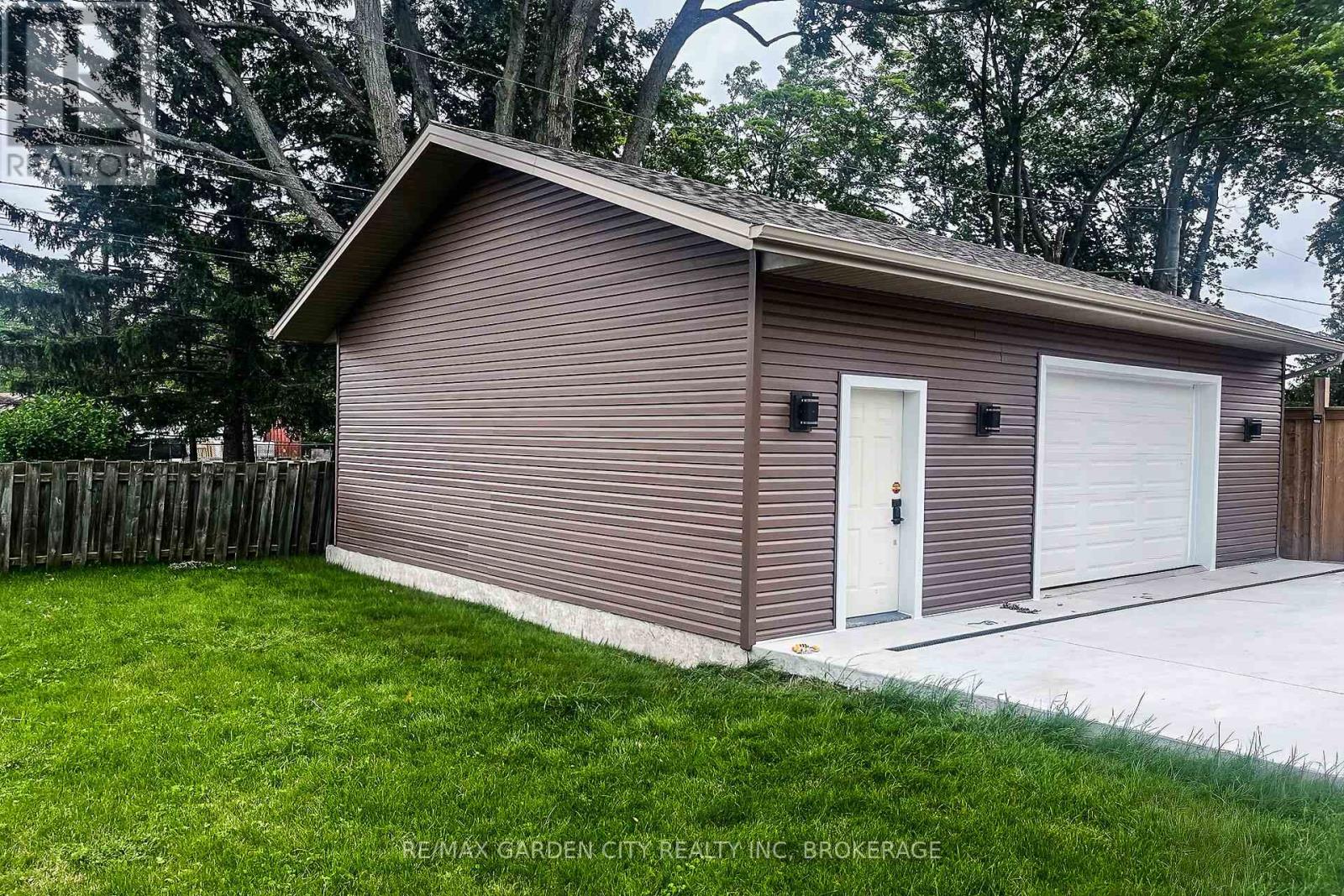 91 Crescent Drive, Welland, Ontario  L3B 2X4 - Photo 30 - X12832802