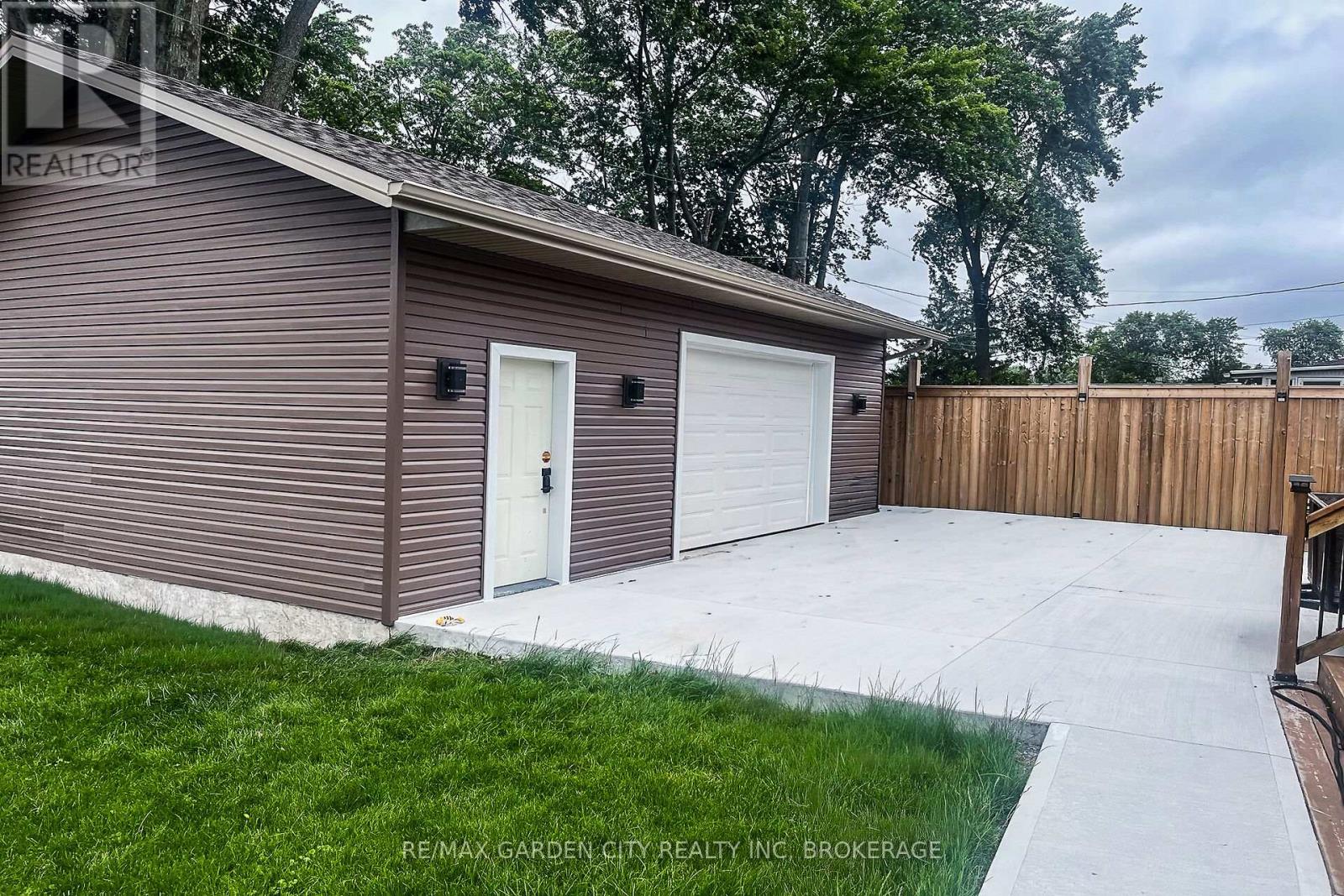 91 Crescent Drive, Welland, Ontario  L3B 2X4 - Photo 31 - X12832802