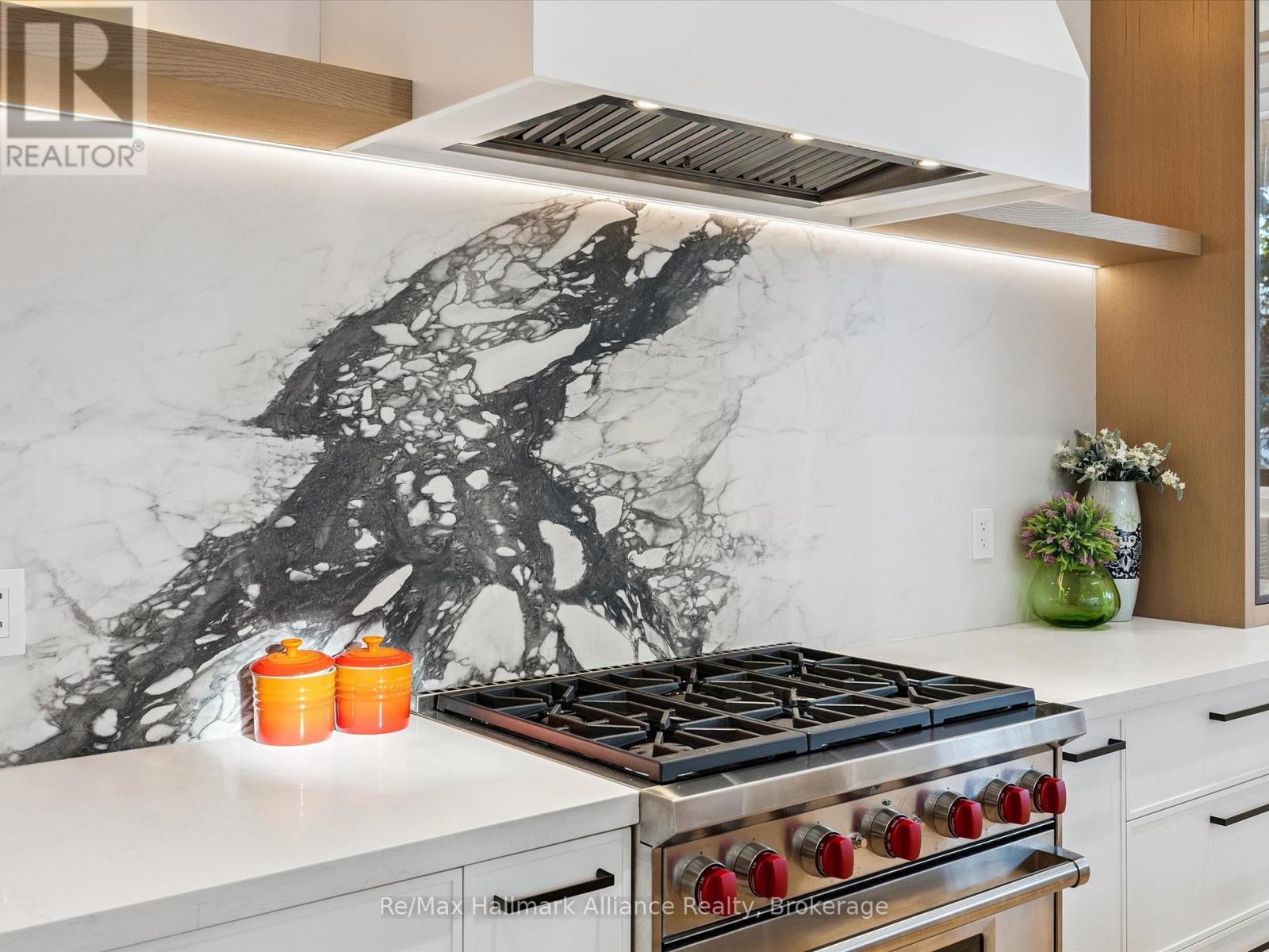 2074 Seabrook Drive, Oakville, Ontario  L6L 2T9 - Photo 12 - W12832780