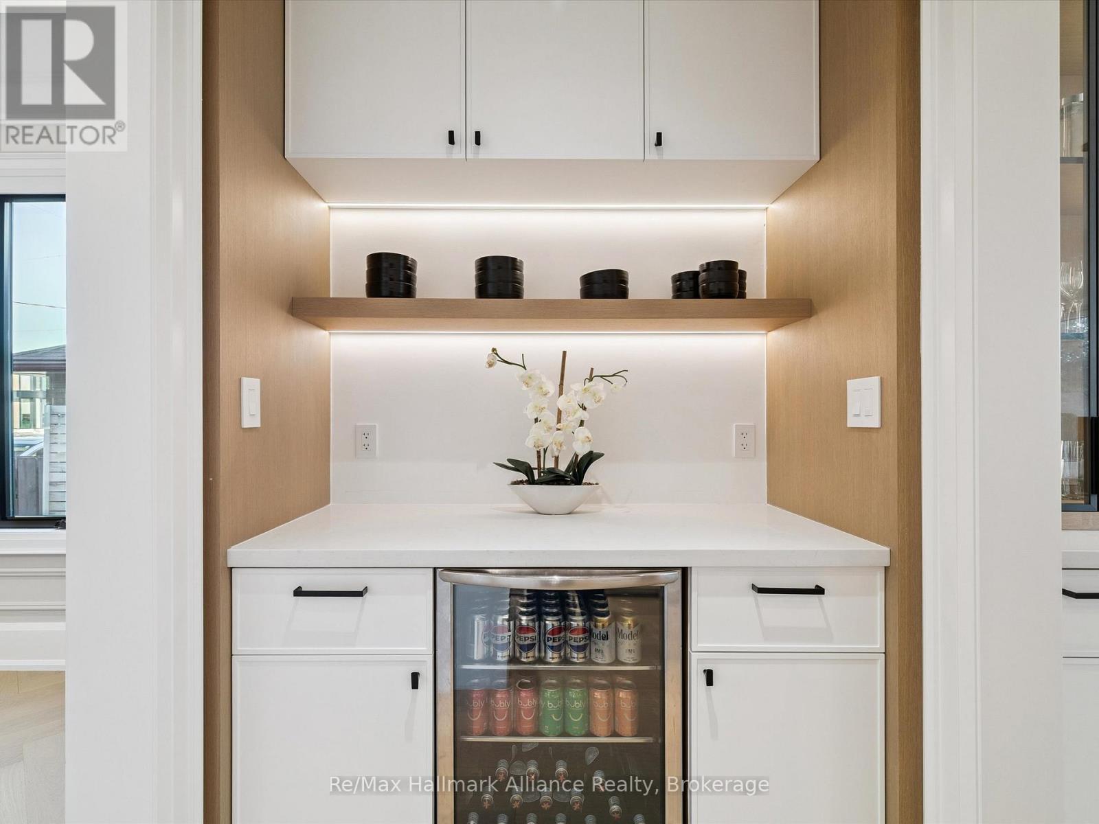 2074 Seabrook Drive, Oakville, Ontario  L6L 2T9 - Photo 15 - W12832780