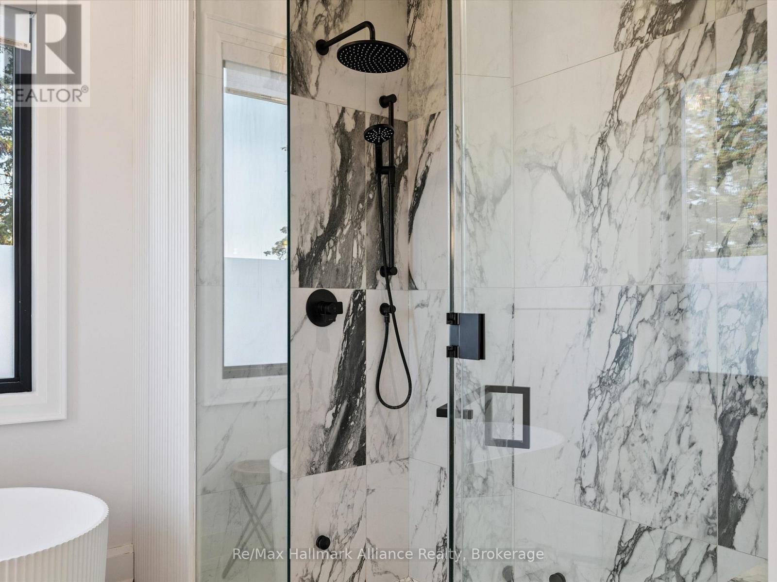 2074 Seabrook Drive, Oakville, Ontario  L6L 2T9 - Photo 25 - W12832780