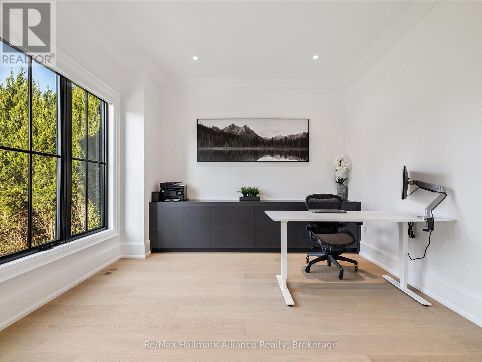 2074 Seabrook Drive, Oakville, Ontario  L6L 2T9 - Photo 8 - W12832780