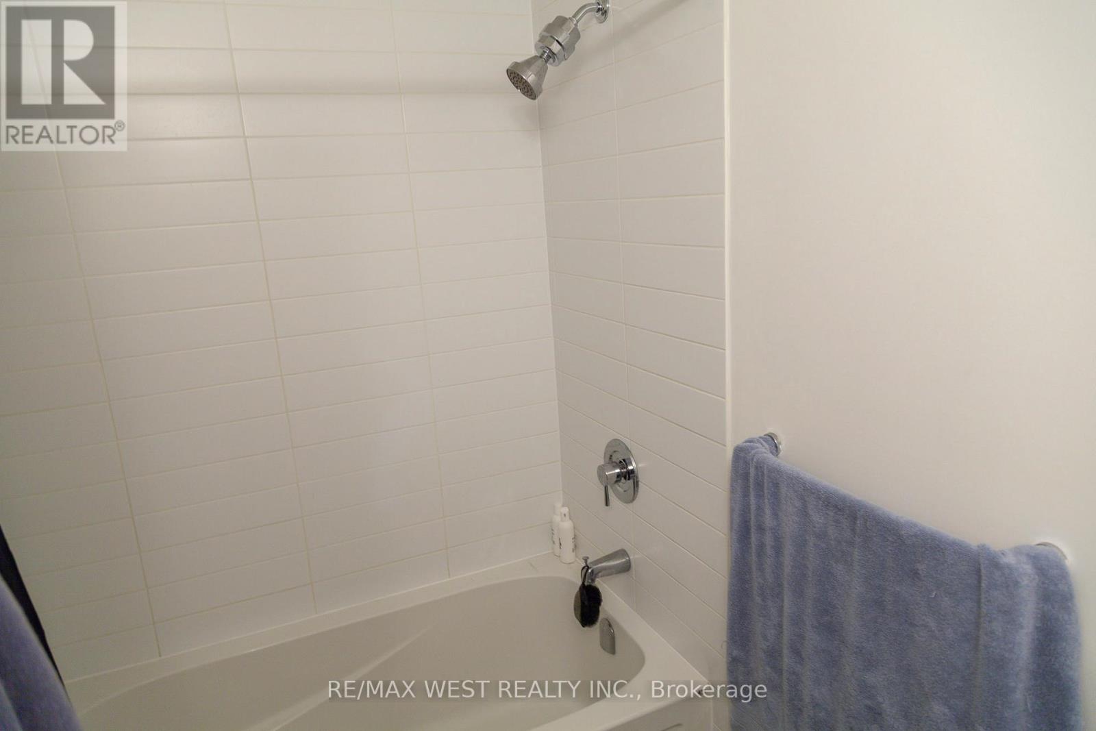 1005 - 30 Roehampton Avenue, Toronto, Ontario  M4P 0B9 - Photo 16 - C12761694