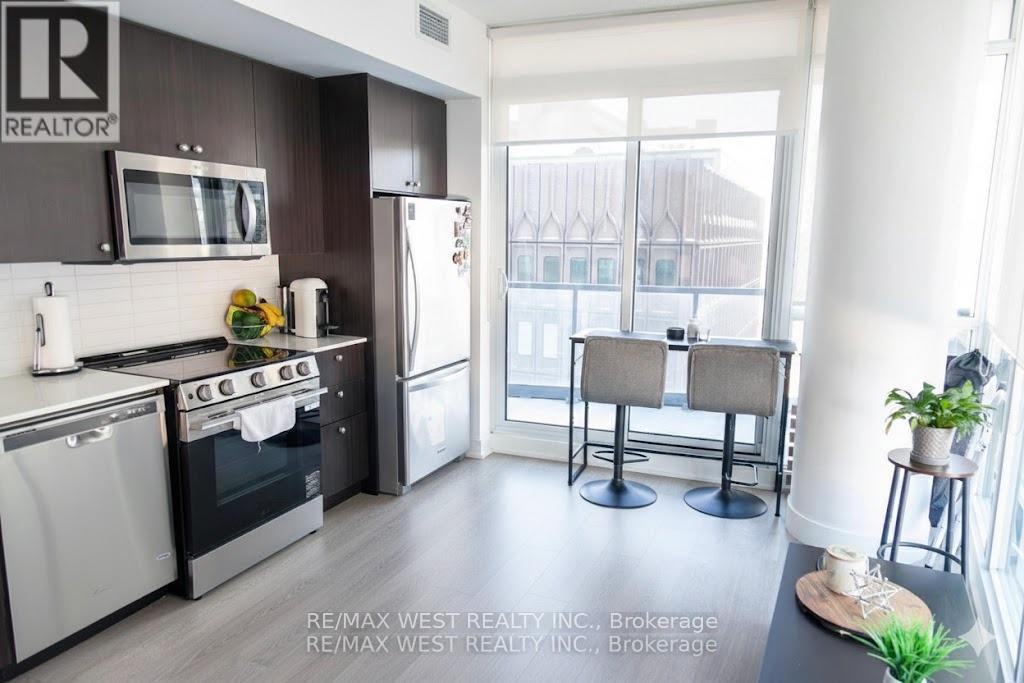 1005 - 30 Roehampton Avenue, Toronto, Ontario  M4P 0B9 - Photo 5 - C12761694