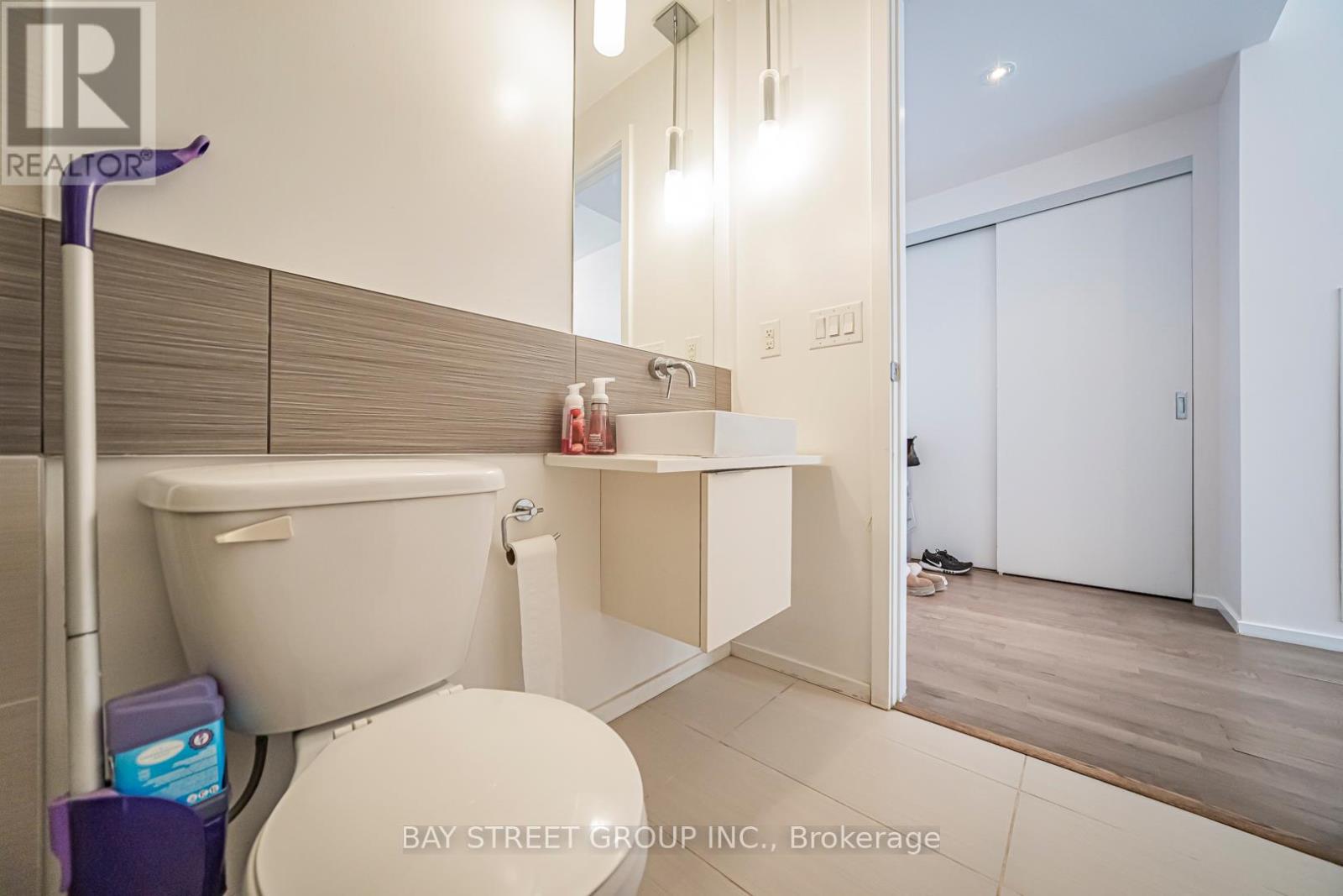 3004 - 8 Charlotte Street, Toronto, Ontario  M5V 0K4 - Photo 20 - C12832236