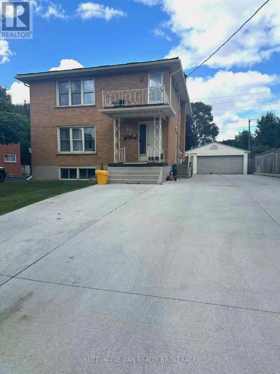 228 Burnside Drive, London East, Ontario  N5V 1B9 - Photo 14 - X12823036