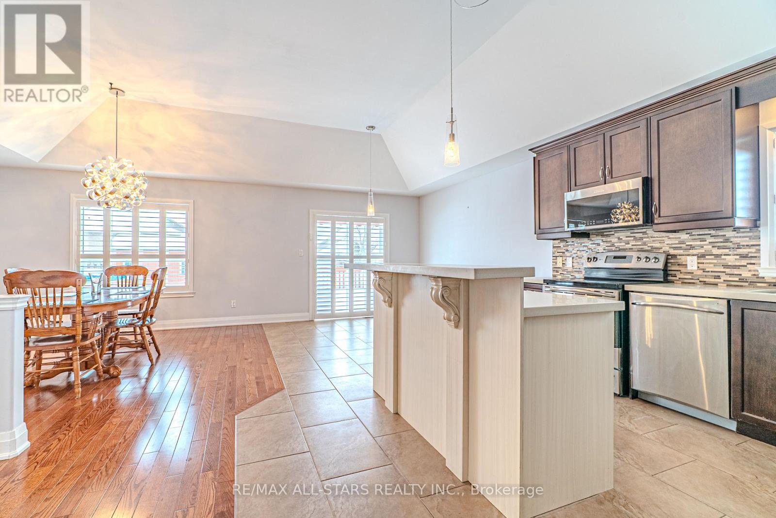 7 Parkside Drive, Kawartha Lakes, Ontario  K9V 5X9 - Photo 10 - X12832812