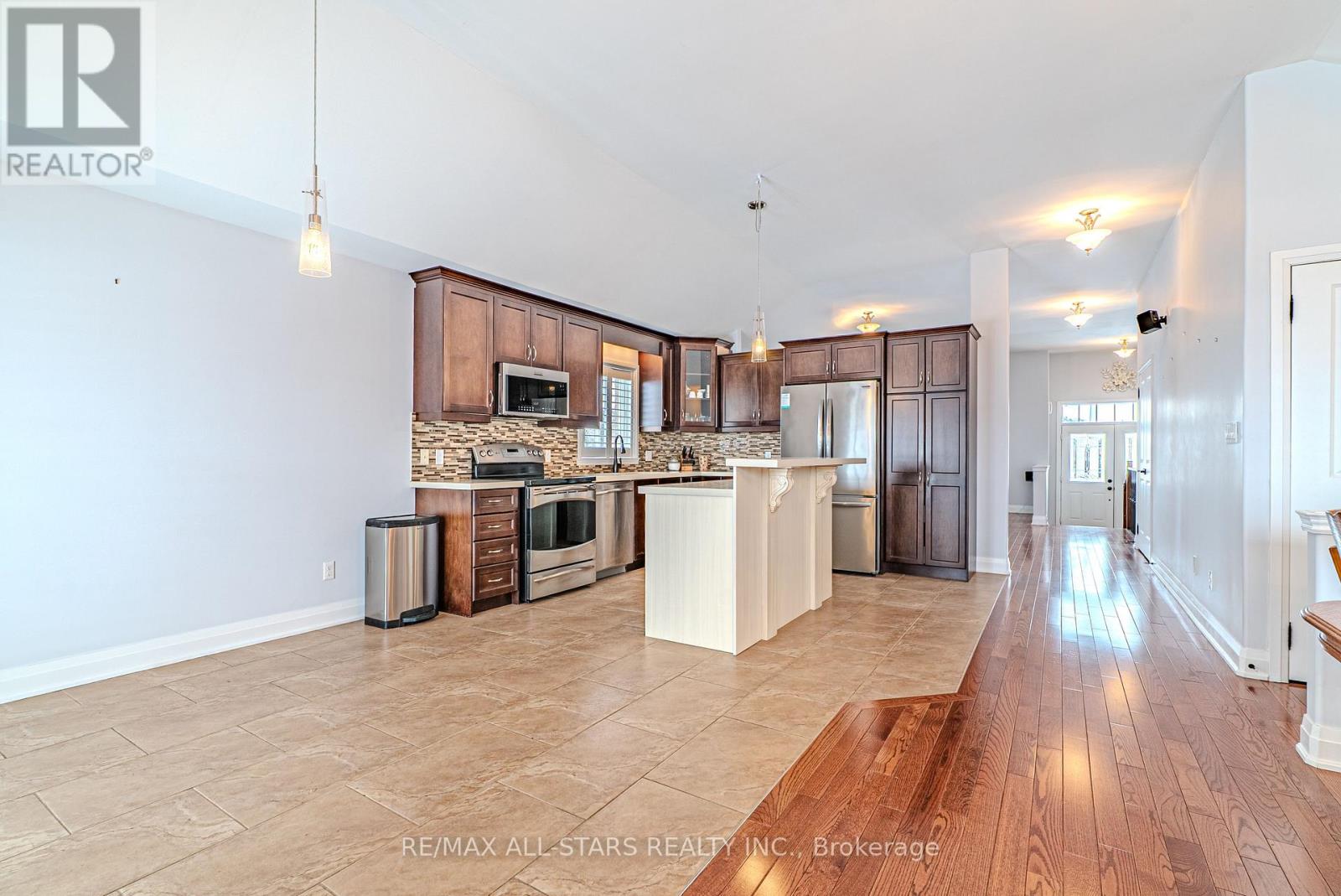 7 Parkside Drive, Kawartha Lakes, Ontario  K9V 5X9 - Photo 11 - X12832812