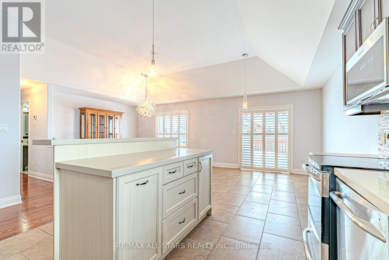 7 Parkside Drive, Kawartha Lakes, Ontario  K9V 5X9 - Photo 14 - X12832812