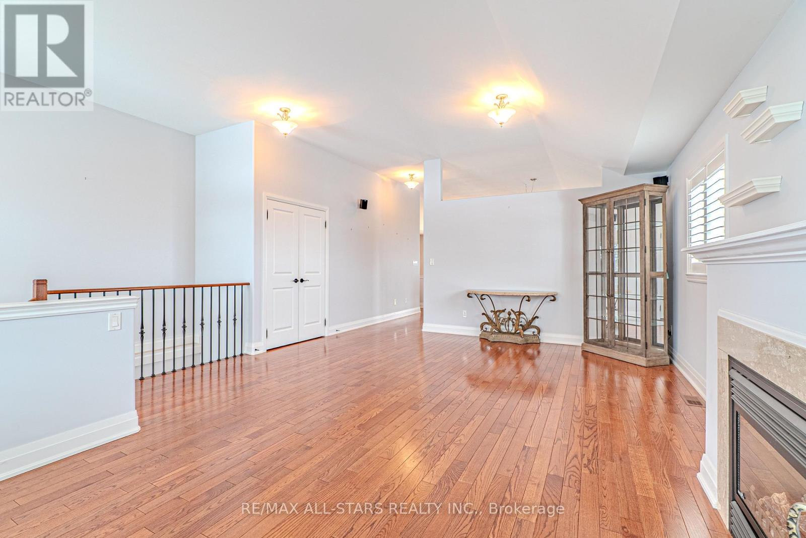 7 Parkside Drive, Kawartha Lakes, Ontario  K9V 5X9 - Photo 8 - X12832812