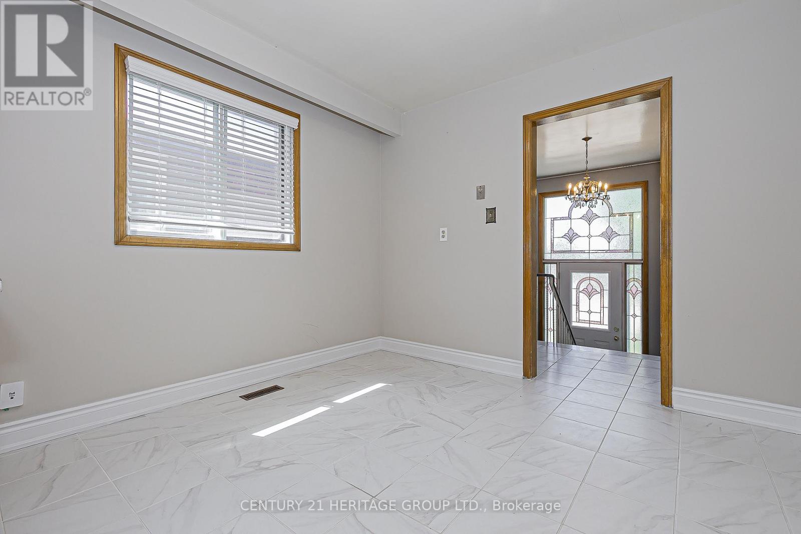 107 Hazelnut Crescent, Toronto, Ontario  M2J 4W4 - Photo 12 - C12832784