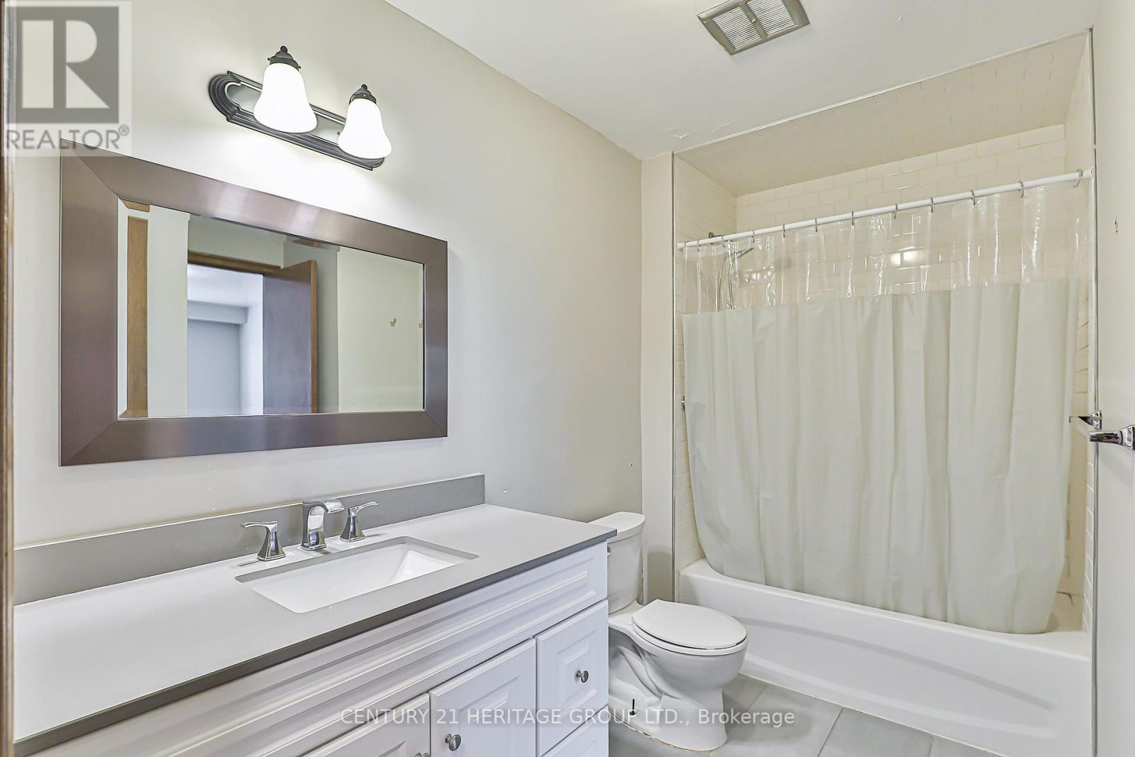 107 Hazelnut Crescent, Toronto, Ontario  M2J 4W4 - Photo 18 - C12832784