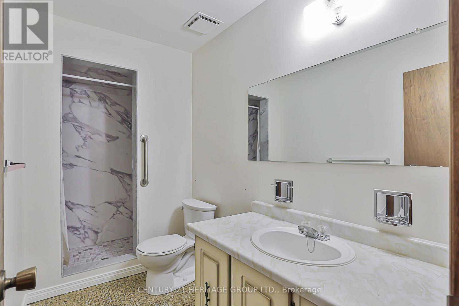 107 Hazelnut Crescent, Toronto, Ontario  M2J 4W4 - Photo 25 - C12832784